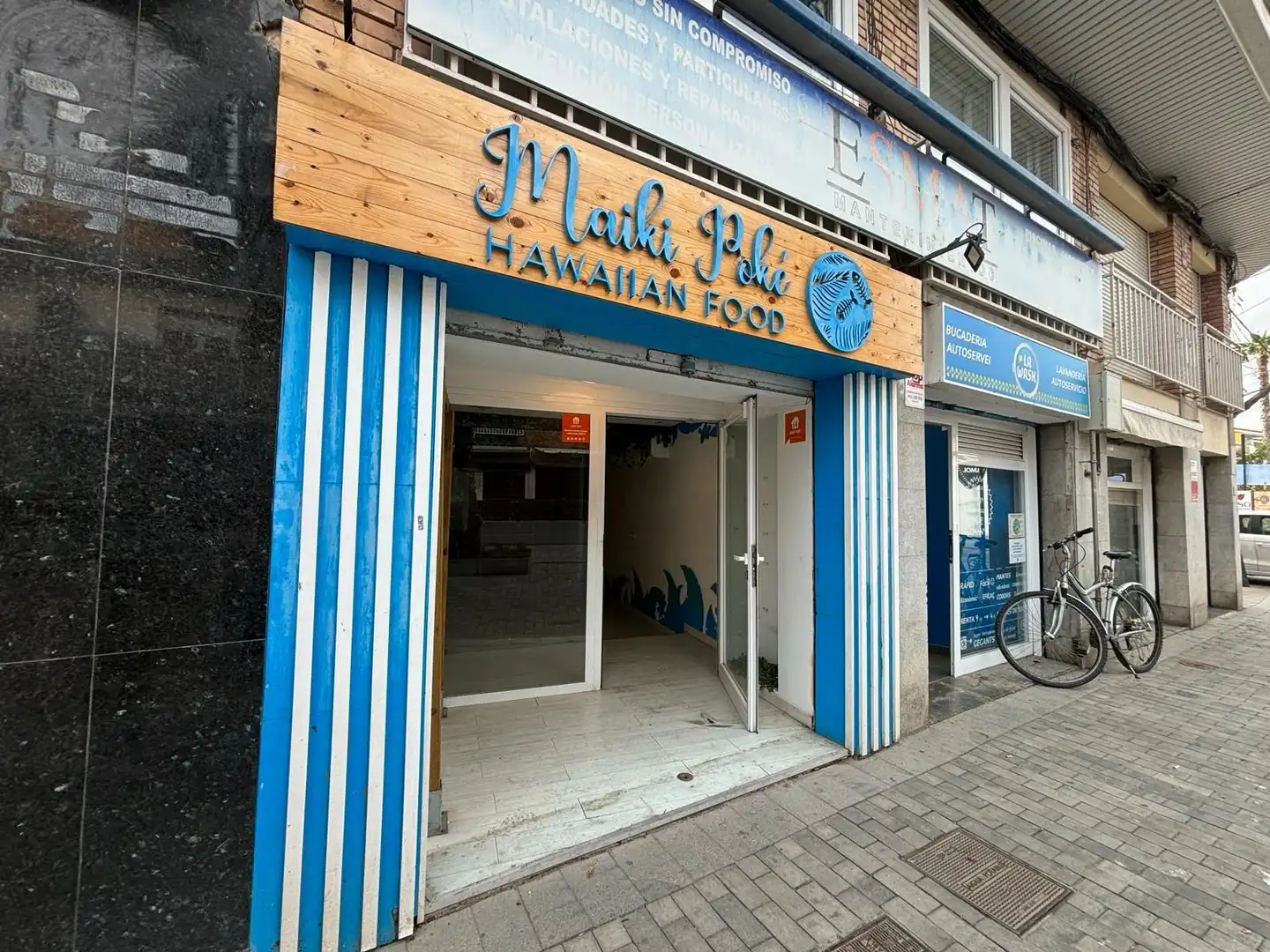 Commercial properties for rent in Avenida banys, dels, Lluminetes
