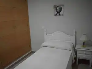 Dormitori de Pis de lloguer en Ciudad Real amb Moblat i Balcó