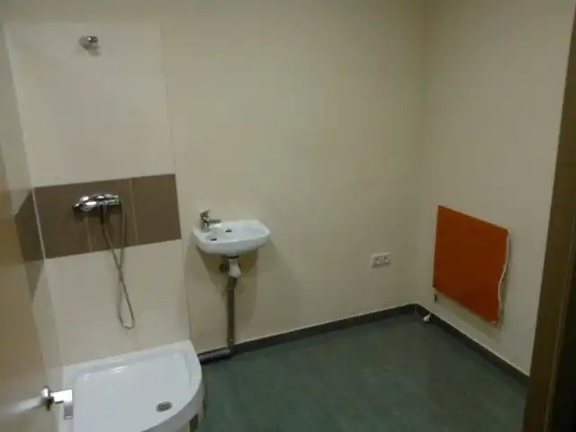 Bathroom of Commercial properties for sale in Torrejón de Ardoz  with Air Conditioner and Heating