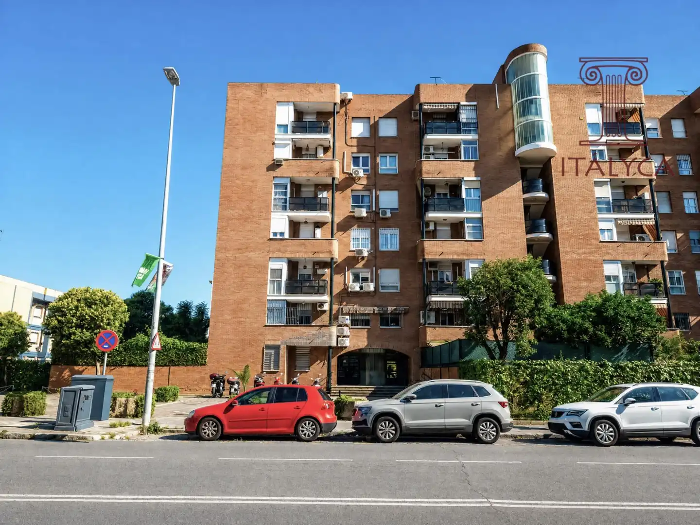 Exterior view of Flat for sale in Sevilla  with Air Conditioner, Heating and Terrace