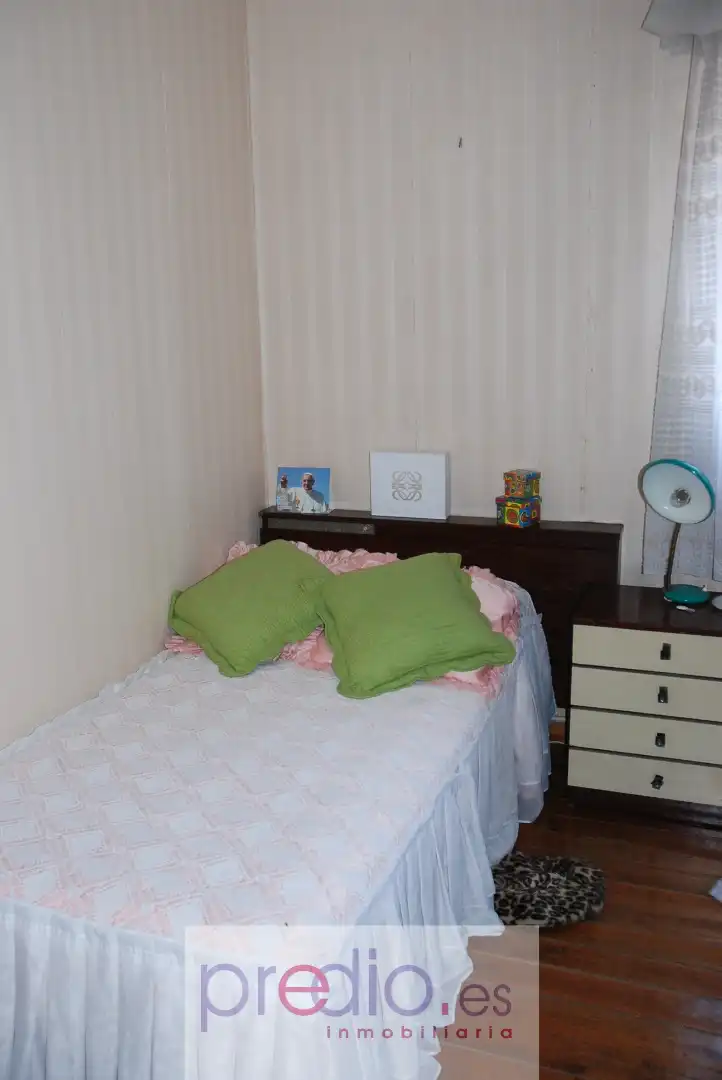 Habitación de Casa adosada en venta en Lugo con Calefacción, Jardín privado y Trastero
