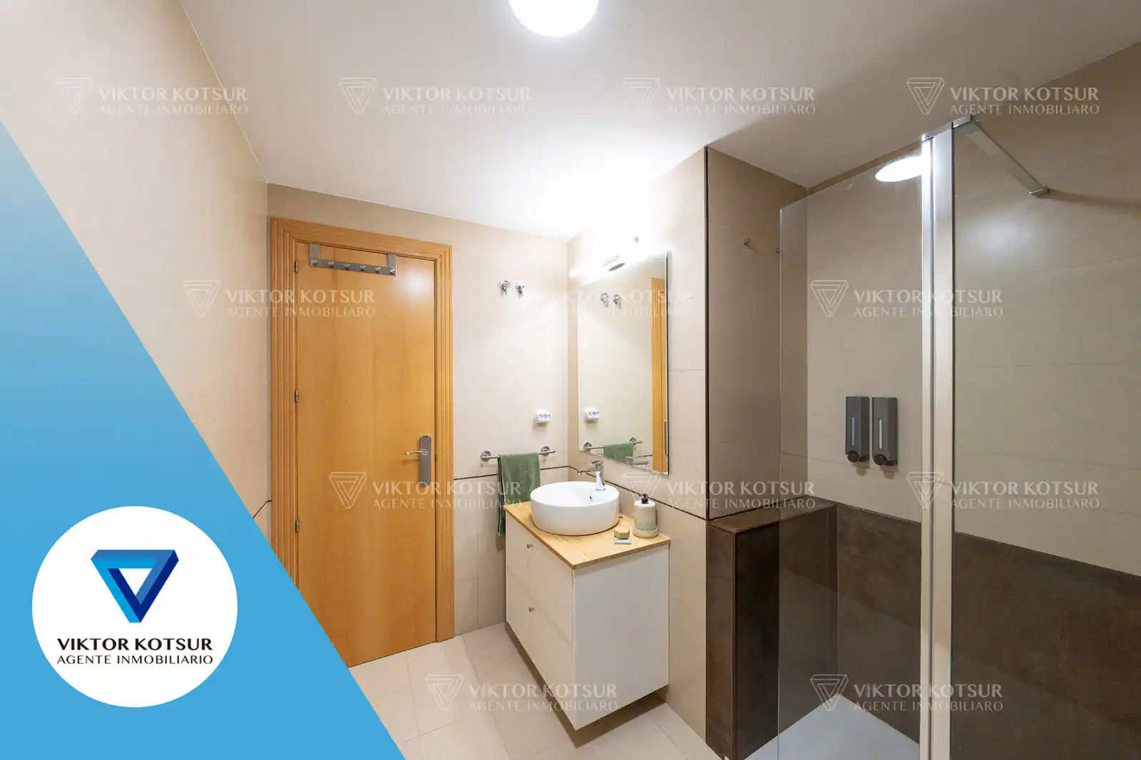 Bathroom of Flat for sale in Roquetas de Mar  with Air Conditioner, Terrace and Internet
