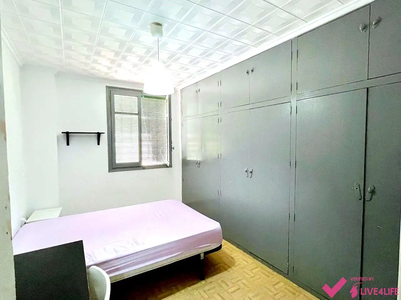 Habitación de Piso de alquiler en Valencia con Jardín privado y Amueblado