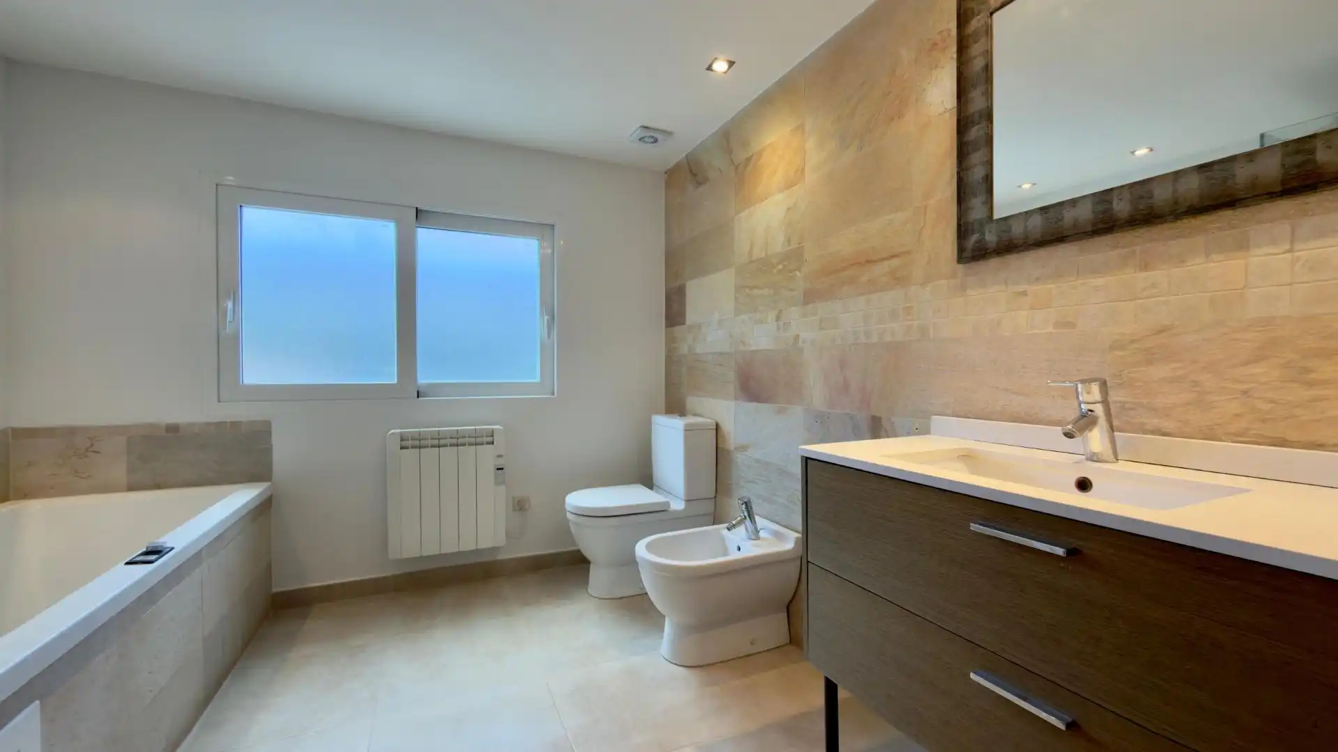 Bathroom of Detached homes for sale in L'Alfàs del Pi  with Air Conditioner, Heating and Terrace