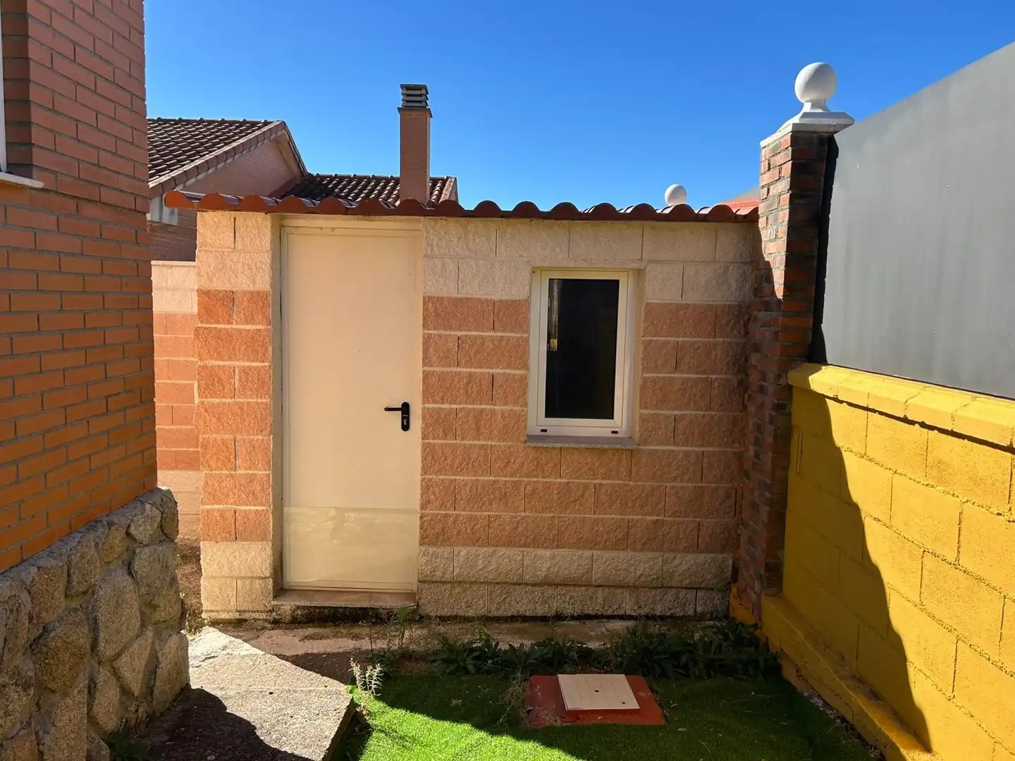 Vista exterior de Casa o chalet en venta en Pioz con Piscina