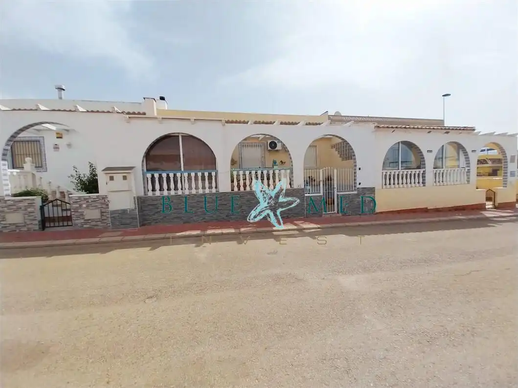 Detached house for sale in Calle Calle Hernán Valle 1
