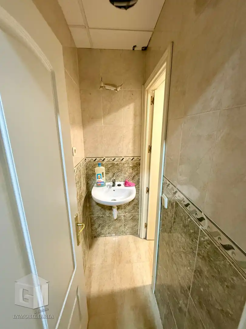 Baño de Local de alquiler en Arroyomolinos (Madrid) con Aire acondicionado