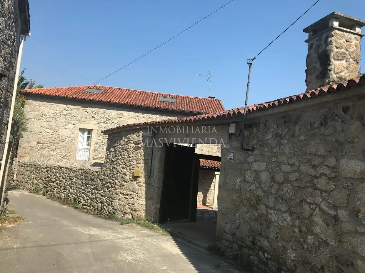 Vista exterior de Casa o xalet en venda en Moraña amb Calefacció i Jardí privat