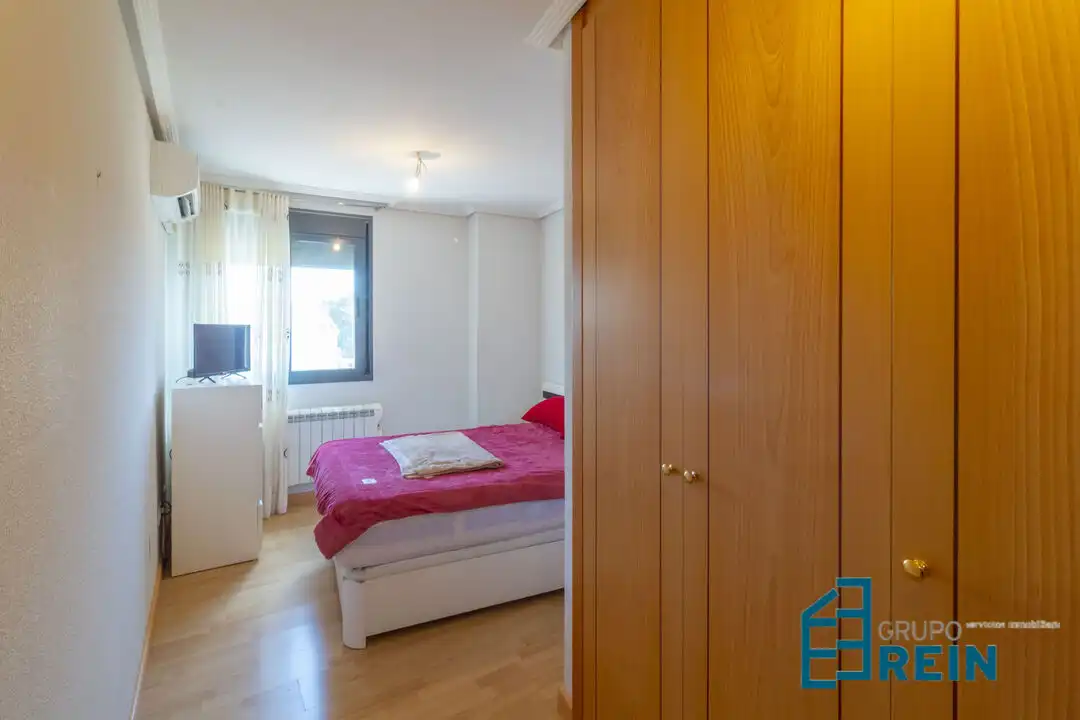 Bedroom of Flat for sale in Recas  with Air Conditioner and Heating
