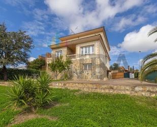 Exterior view of House or chalet for sale in Badajoz Capital  with Air Conditioner, Heating and Private garden