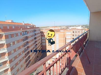 Exterior view of Flat for sale in Salamanca Capital  with Balcony