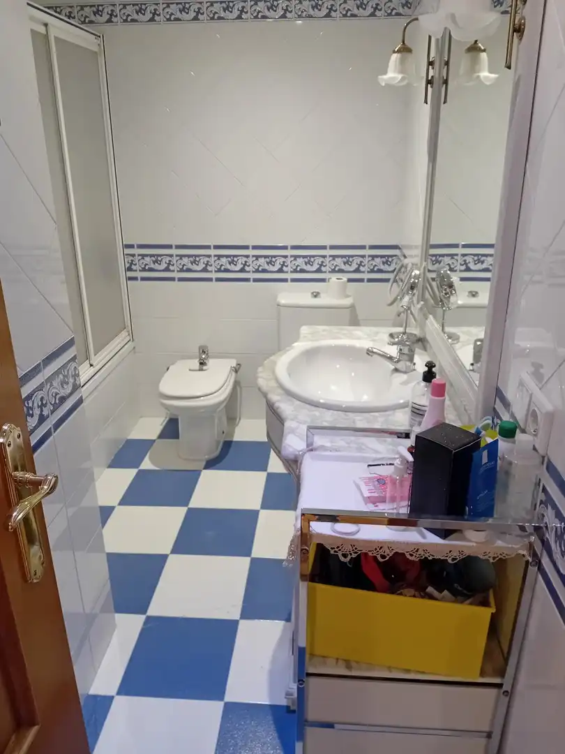 Bany de Casa o xalet en venda en Ciudad Real amb Aire condicionat, Calefacció i Terrassa