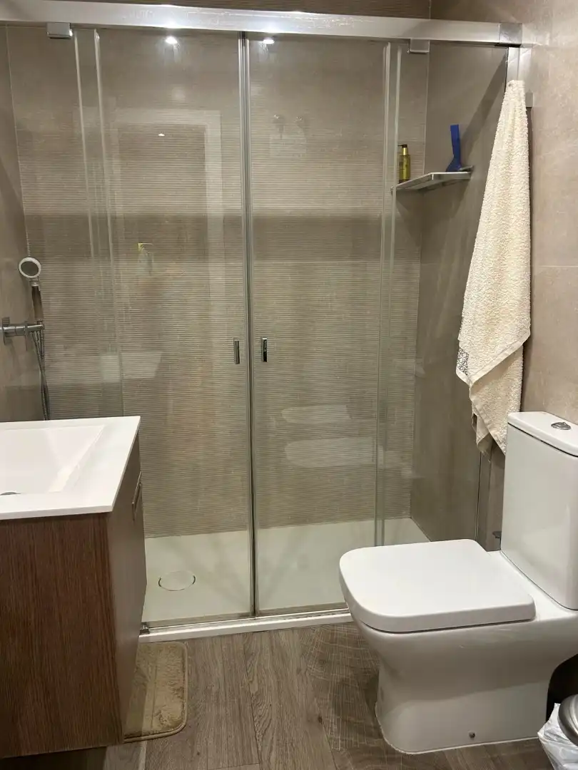 Baño de Piso en venta en Valencia con Aire acondicionado, Amueblado y Balcón