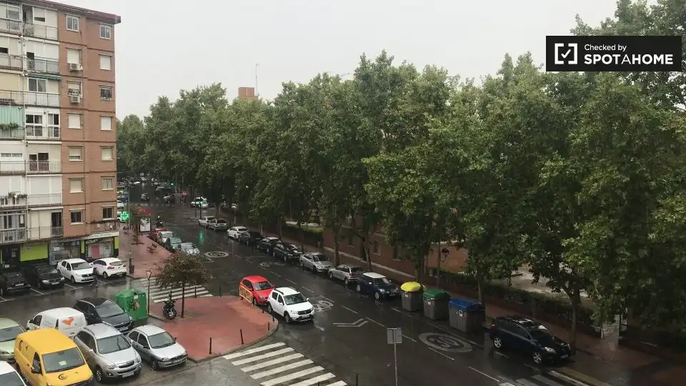 Exterior view of Flat for share in Alcalá de Henares  with Air Conditioner, Heating and Furnished