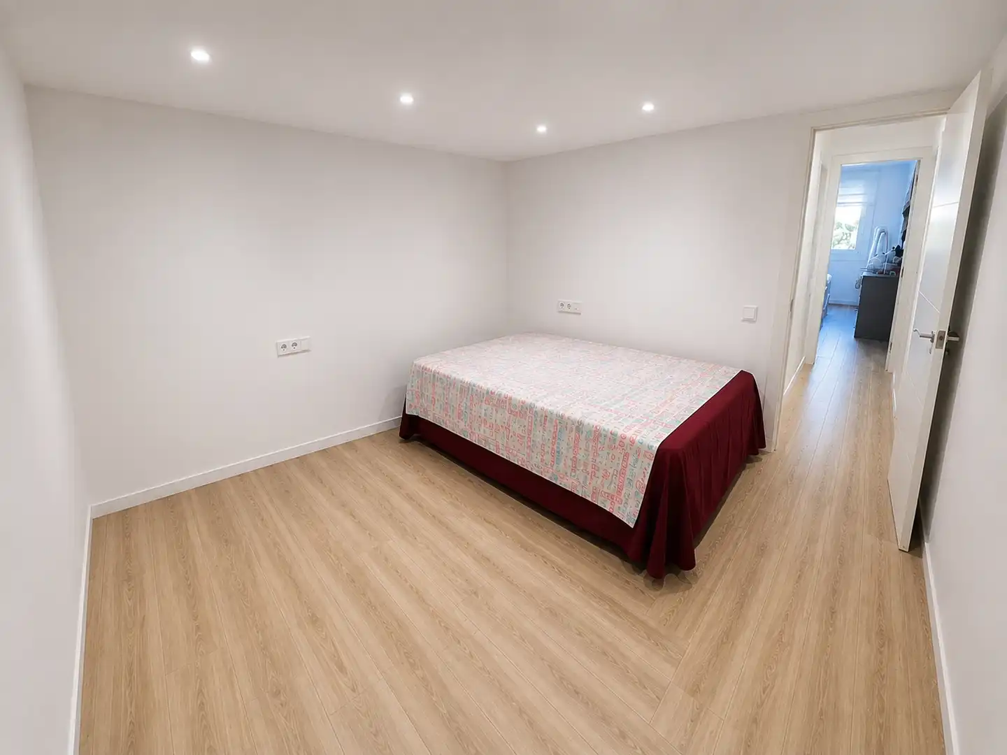 Dormitori de Pis en venda en Sant Boi de Llobregat amb Aire condicionat, Parquet i Forn
