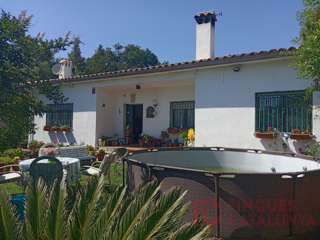 Jardí de Casa o xalet en venda en Vilobí d'Onyar