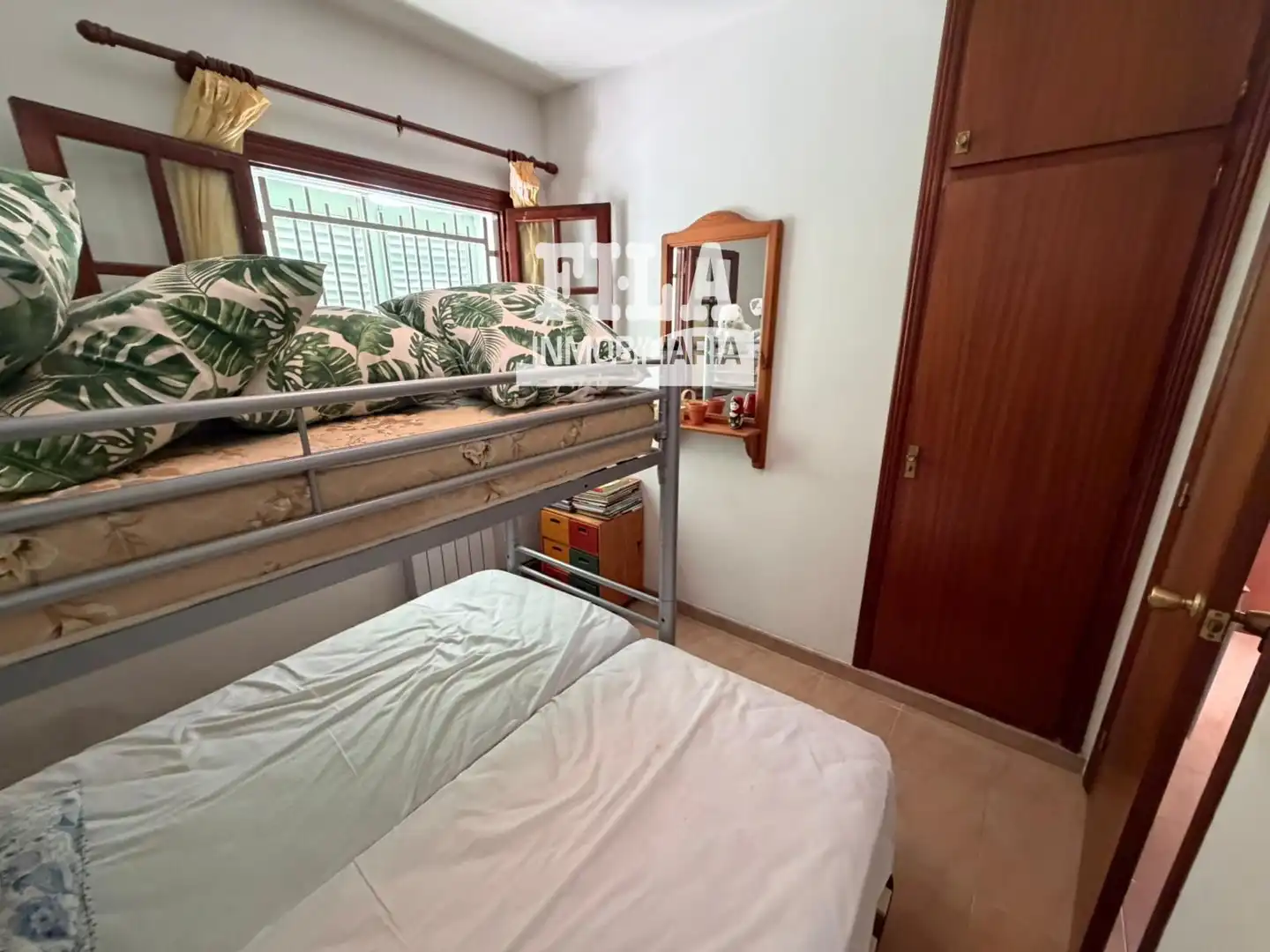 Bedroom of Houses for sale in Els Masos - Els Garrofers