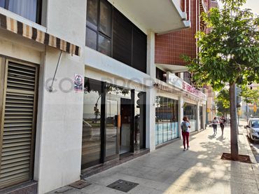 Oficina de lloguer a Llevant