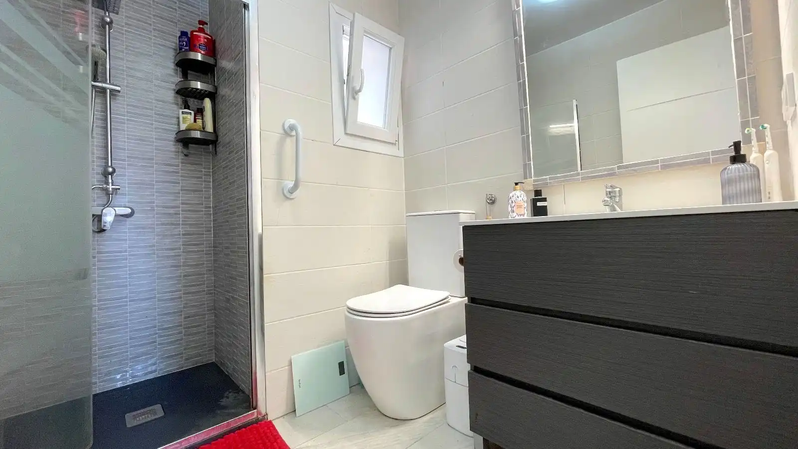 Baño de Casa o chalet de alquiler en Estepona con Aire acondicionado, Terraza y Piscina
