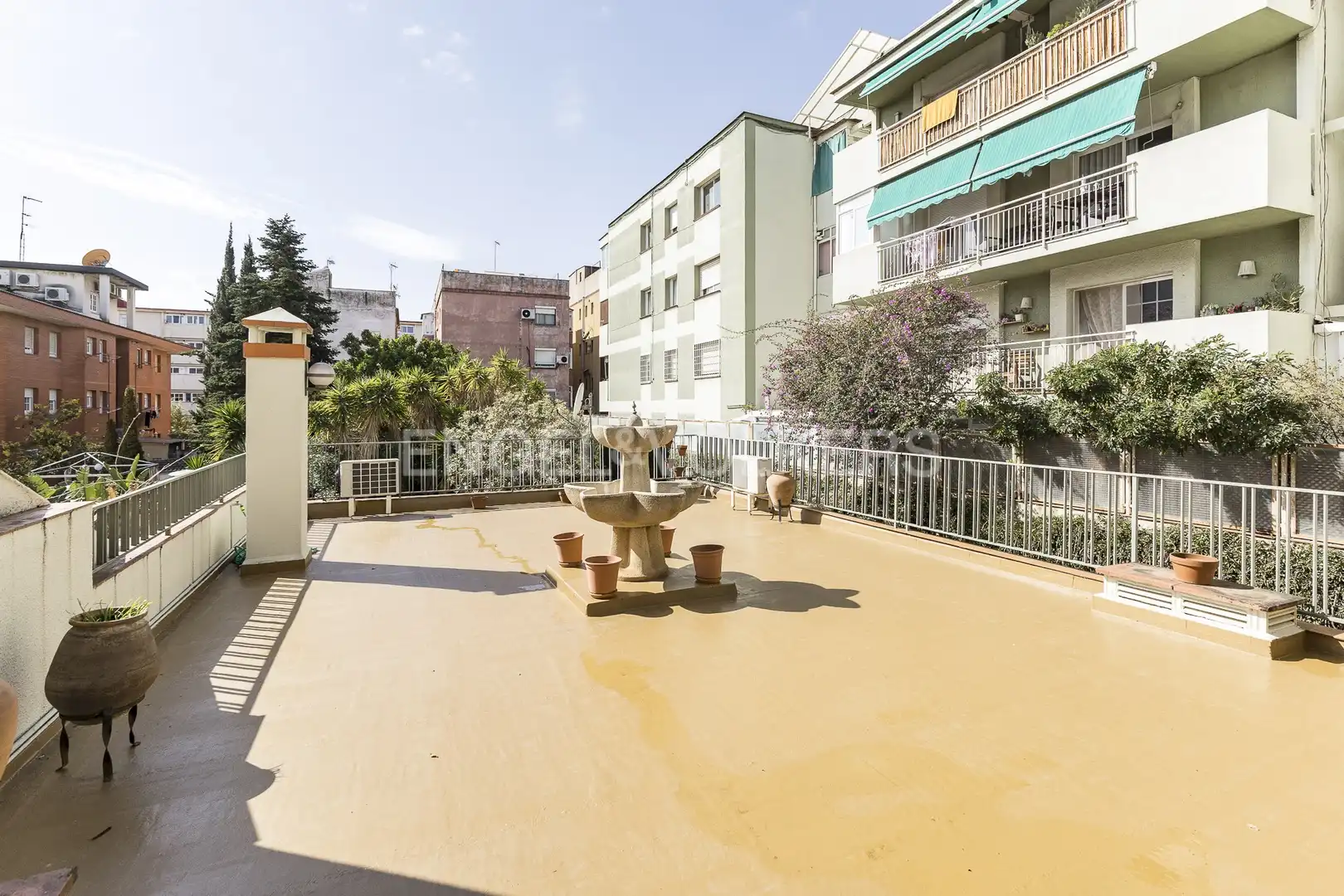 Vista exterior de Casa o chalet en venta en Barcelona con Calefacción, Jardín privado y Terraza