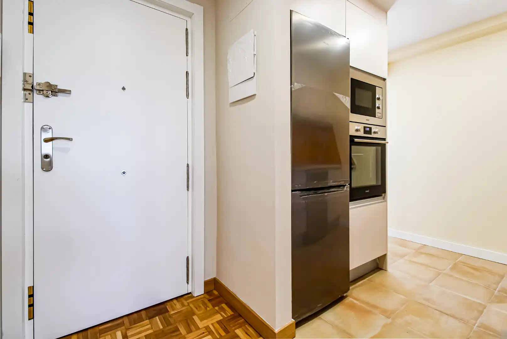 Kitchen of Flat for rent in Madrid  with Air Conditioner, Heating and Storage room