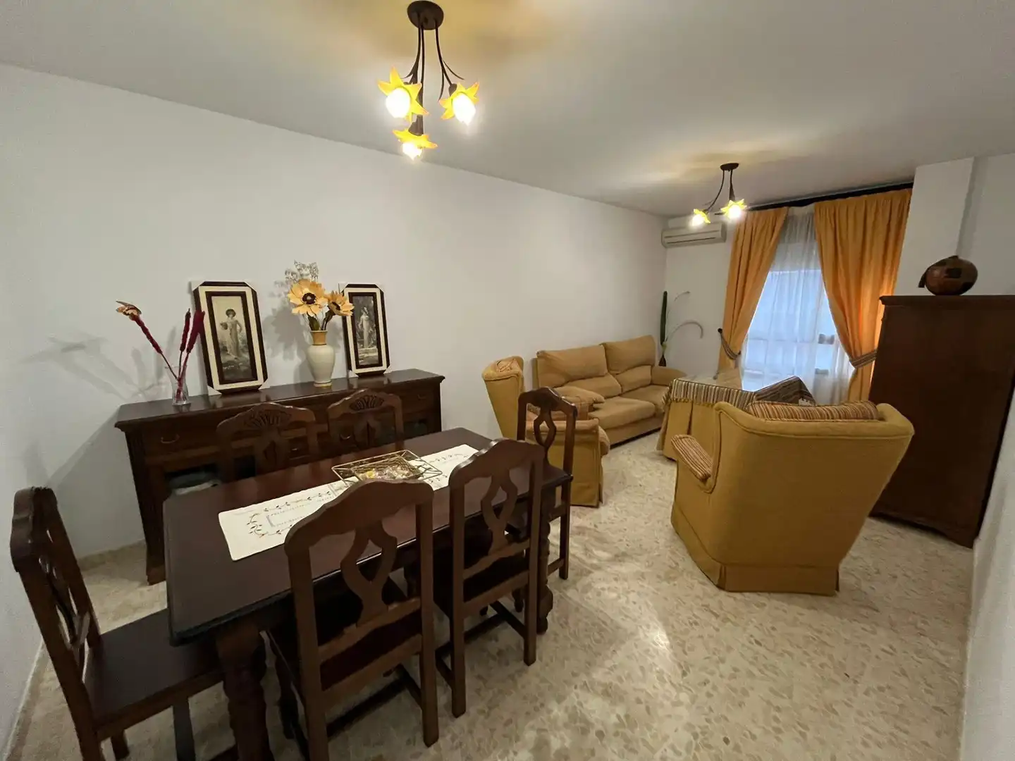 Sala de estar de Piso en venta en Villamartín con Aire acondicionado