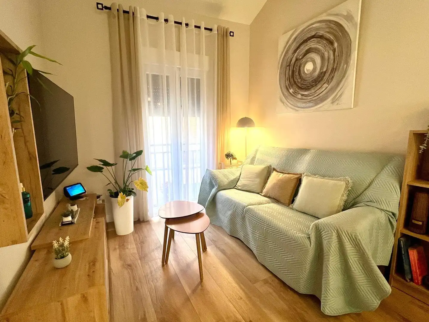 Living room of Houses for rent in Plasencia  with Air Conditioner, Furnished and Balcony