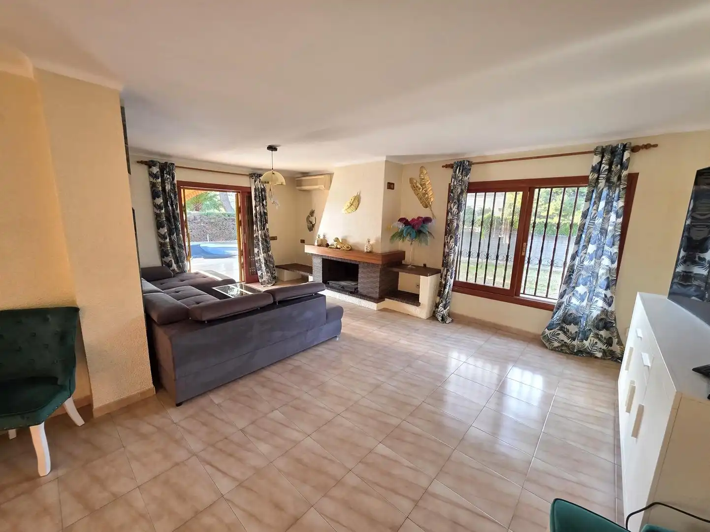 Sala de estar de Casa o chalet de alquiler en Benicasim / Benicàssim con Aire acondicionado, Jardín privado y Trastero