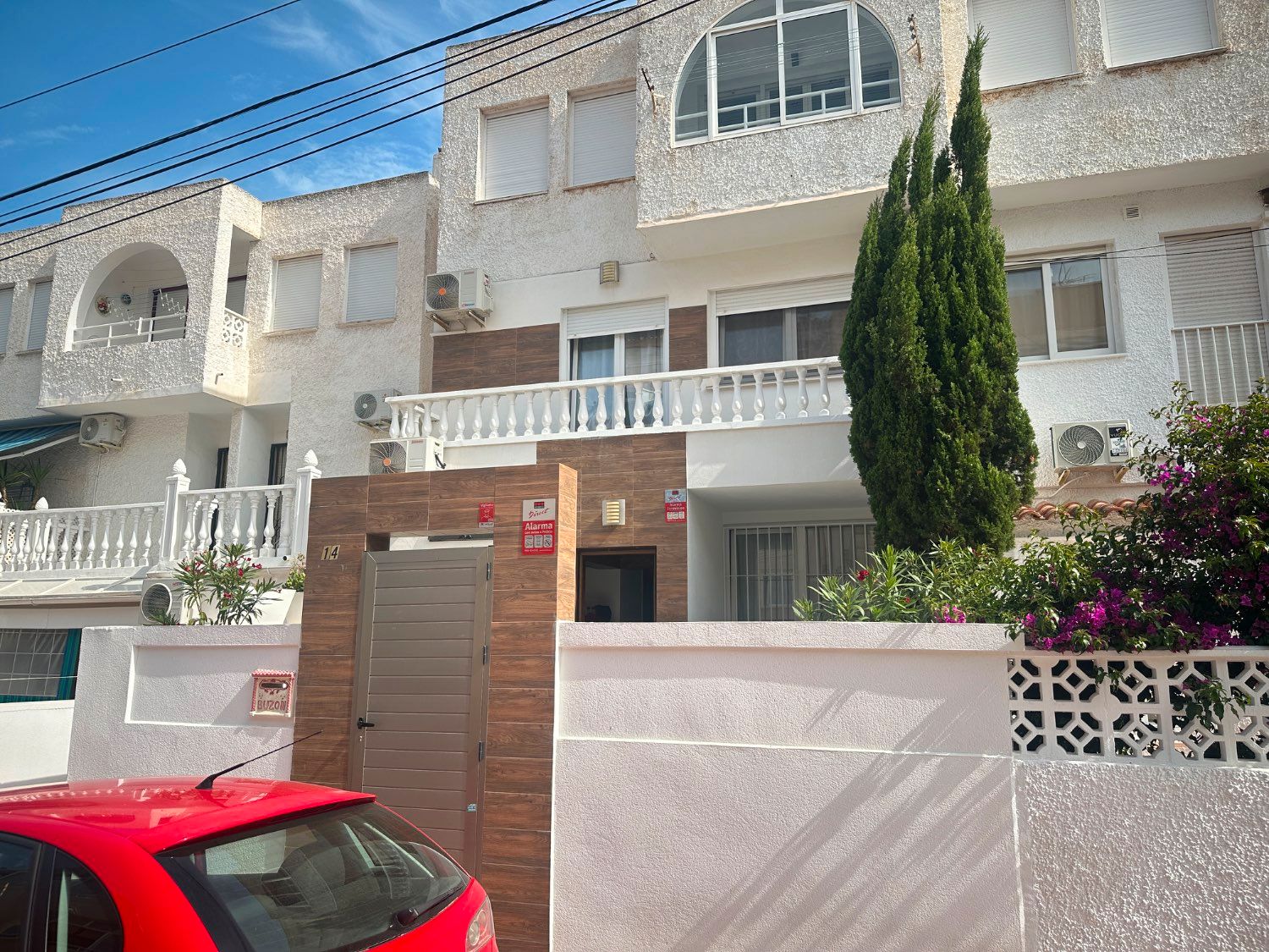 Vista exterior de Dúplex en venda en Torrevieja amb Aire condicionat, Terrassa i Piscina