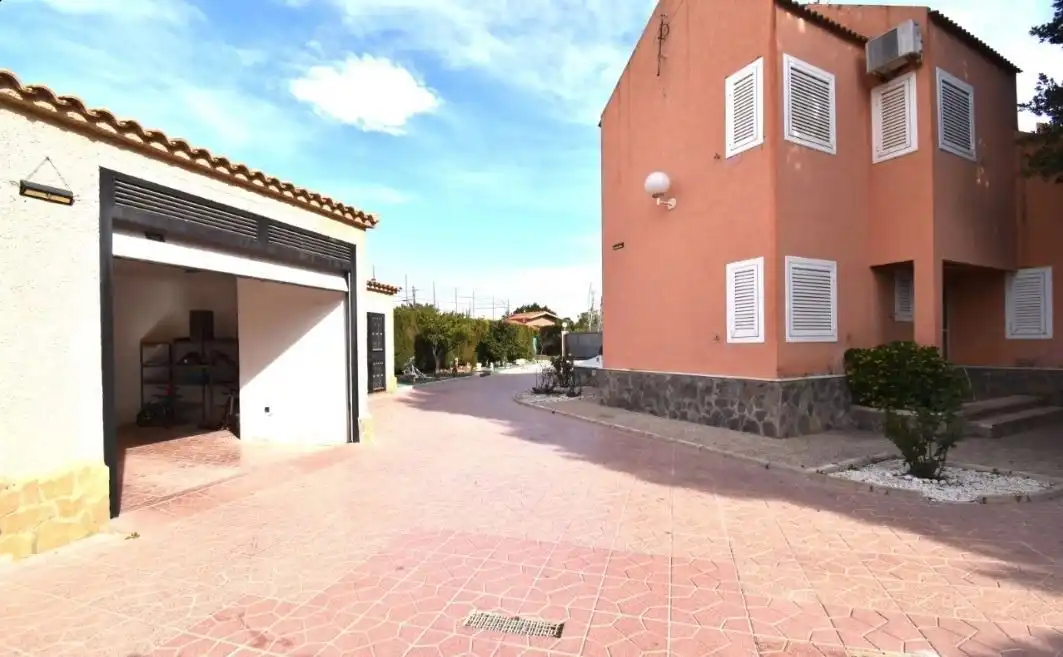 Vista exterior de Casa o chalet en venta en Elche / Elx con Jardín privado, Terraza y Trastero