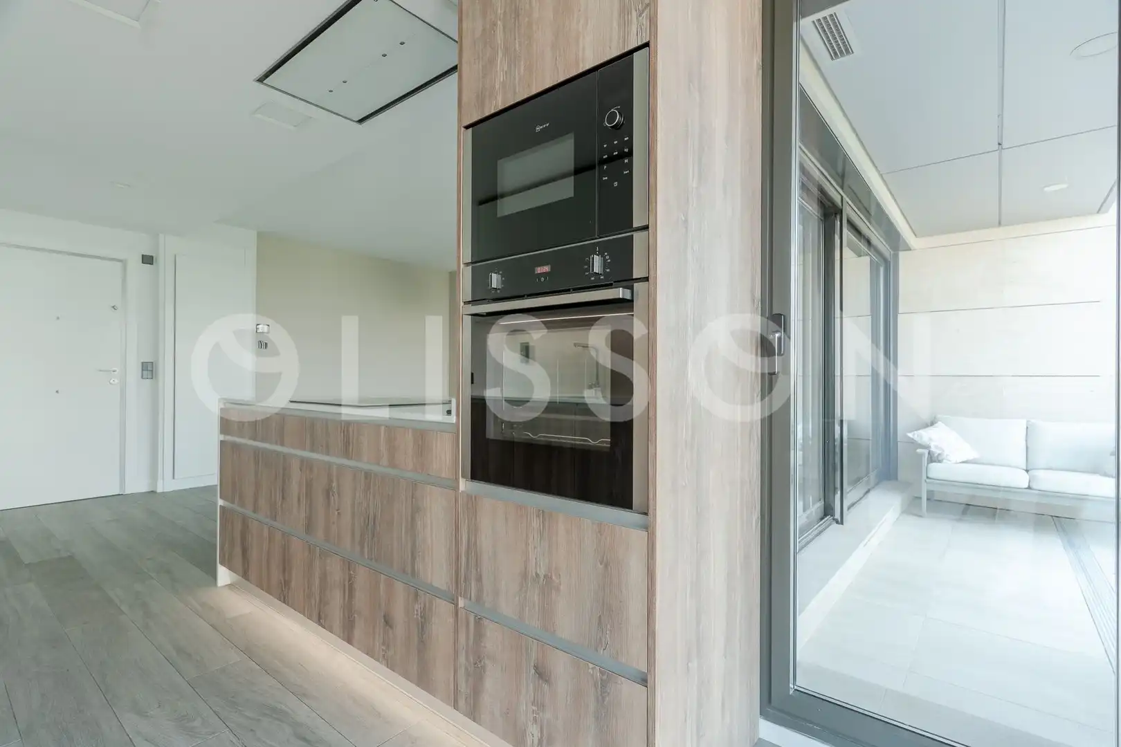 Küche von Wohnung zum Verkauf in Madrid mit Klimaanlage, Terrasse und Abstellraum