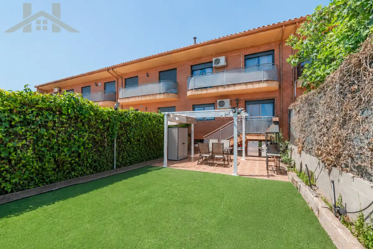 Casa a schiera con giardino in vendita a Avenida de Don Pedro Hernando Sanz