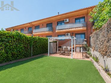 Casa a schiera con giardino in vendita a Avenida de Don Pedro Hernando Sanz