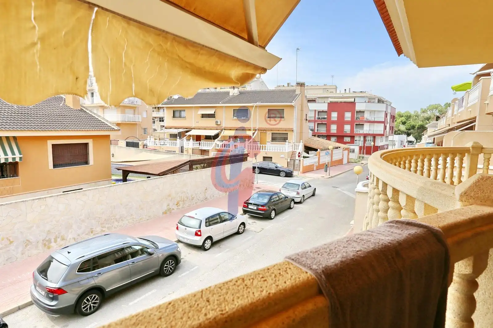 Vista exterior de Casa o xalet en venda en Guardamar del Segura amb Aire condicionat, Calefacció i Terrassa