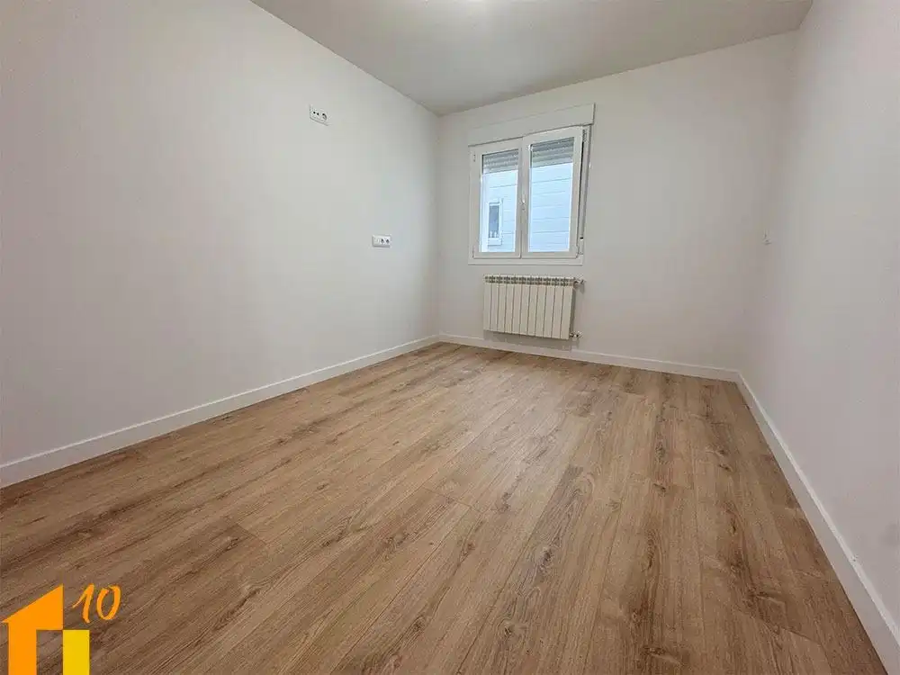 Schlafzimmer von Wohnung zum Verkauf in Burgos mit Heizung