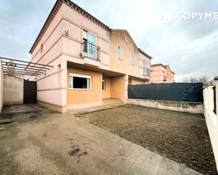 Vista exterior de Casa o xalet en venda en Villamiel de Toledo amb Calefacció, Terrassa i Traster