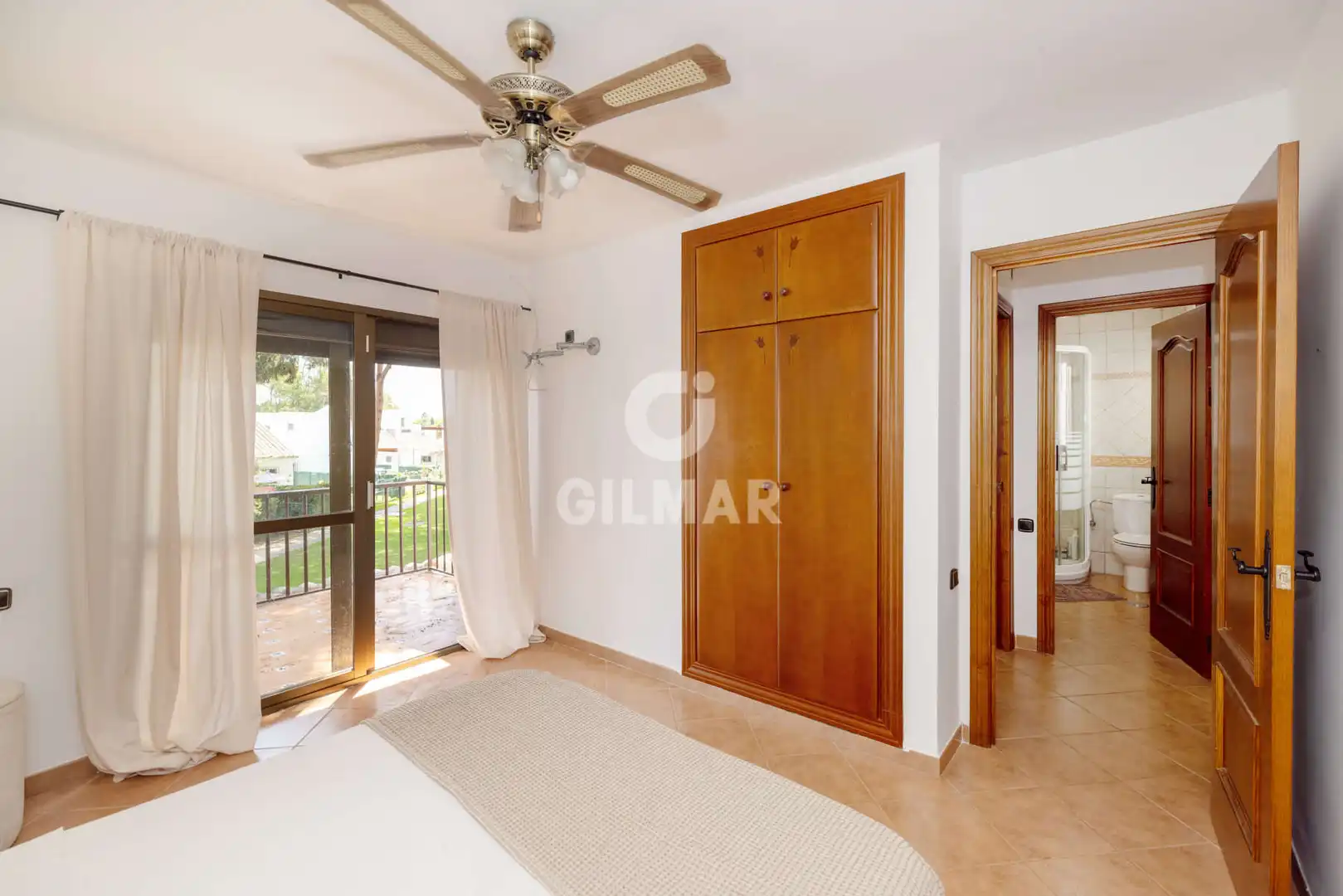 Habitación de Casa adosada en venta en Estepona con Jardín privado