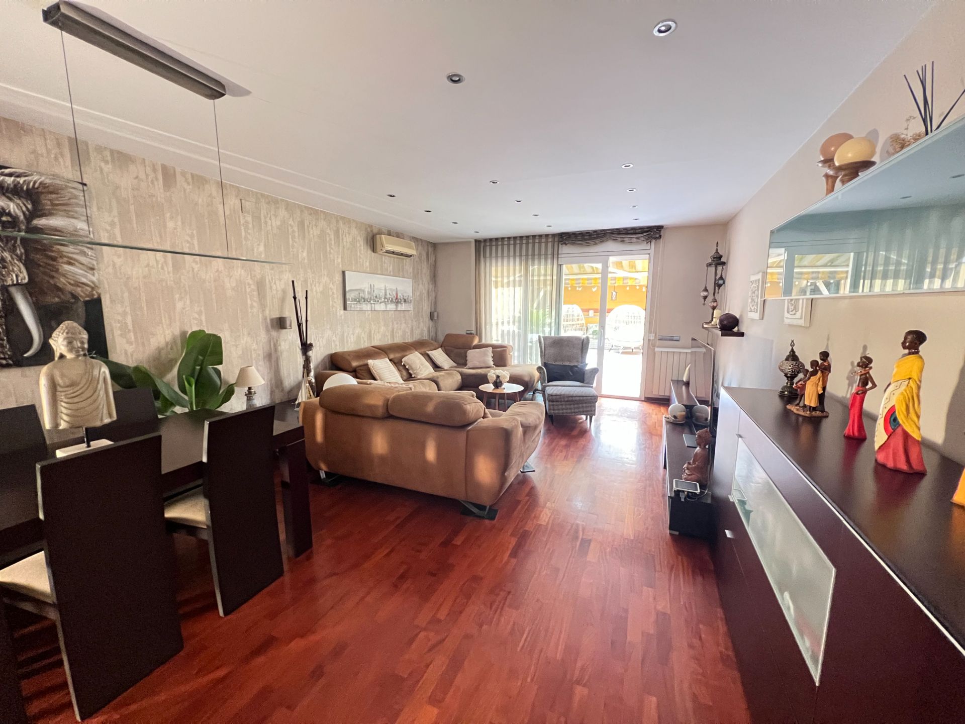 Living room of Single-family semi-detached for sale in Sabadell  with Air Conditioner, Heating and Parquet flooring