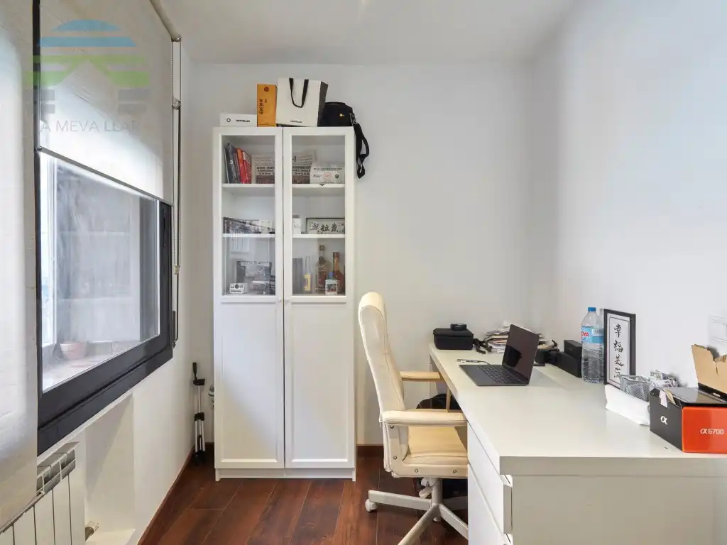 Wohnzimmer von Wohnung zum Verkauf in Barcelona mit Klimaanlage und Heizung