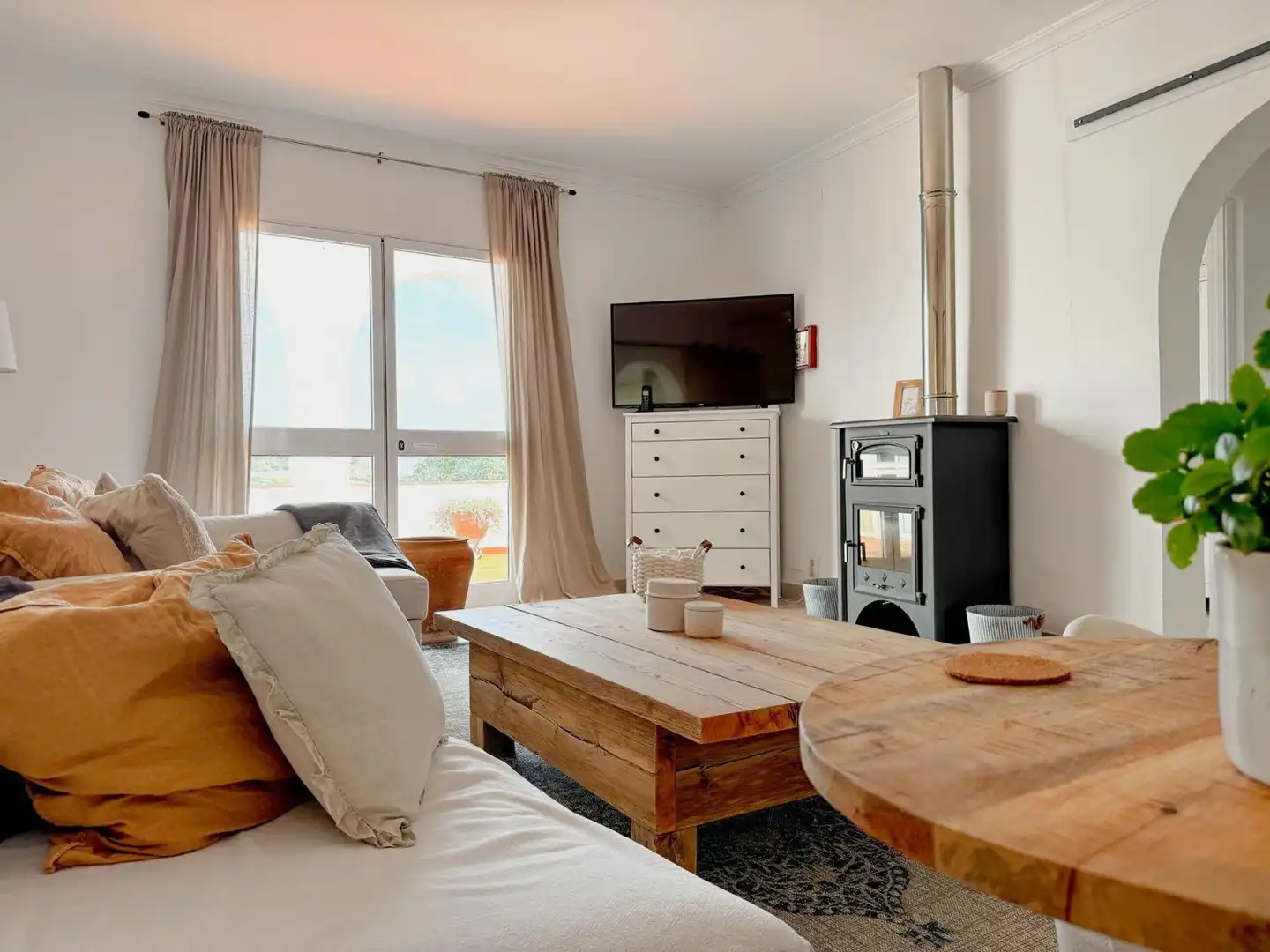 Sala de estar de Casa o chalet en venta en Nerja con Aire acondicionado, Jardín privado y Terraza