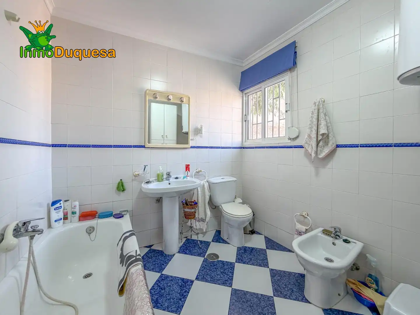 Bathroom of Houses for sale in Pinos Genil  with Heating, Private garden and Terrace