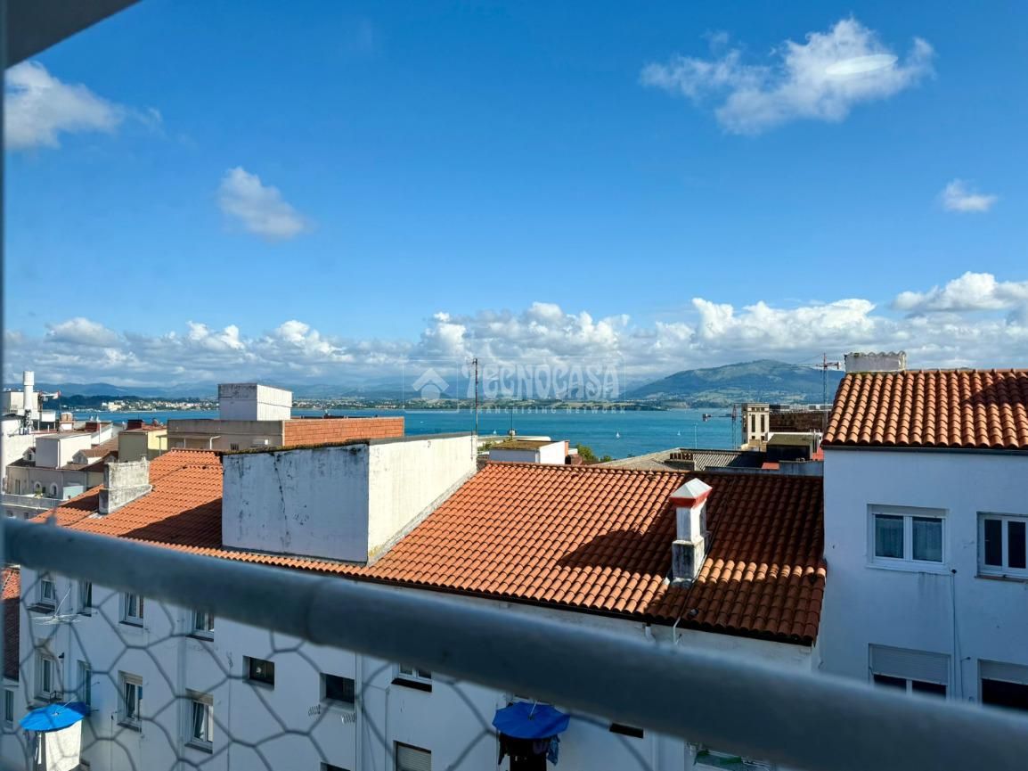 Vista exterior de Pis en venda en Santander