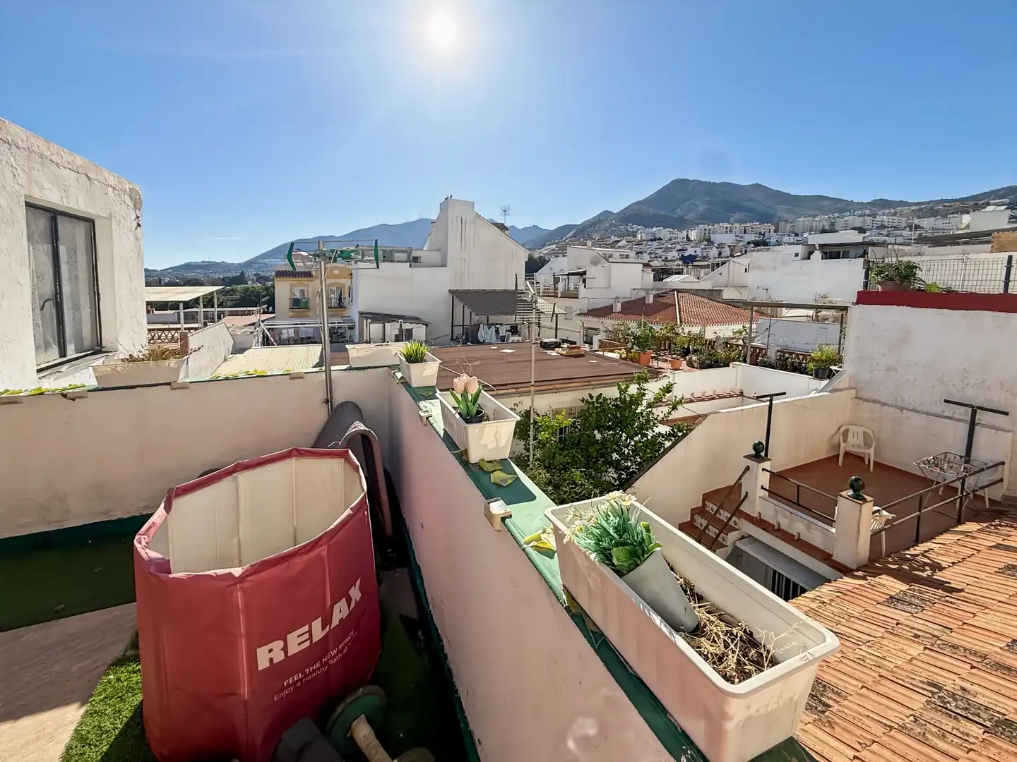 Vista exterior de Casa adosada en venda en Benalmádena amb Aire condicionat, Terrassa i Moblat