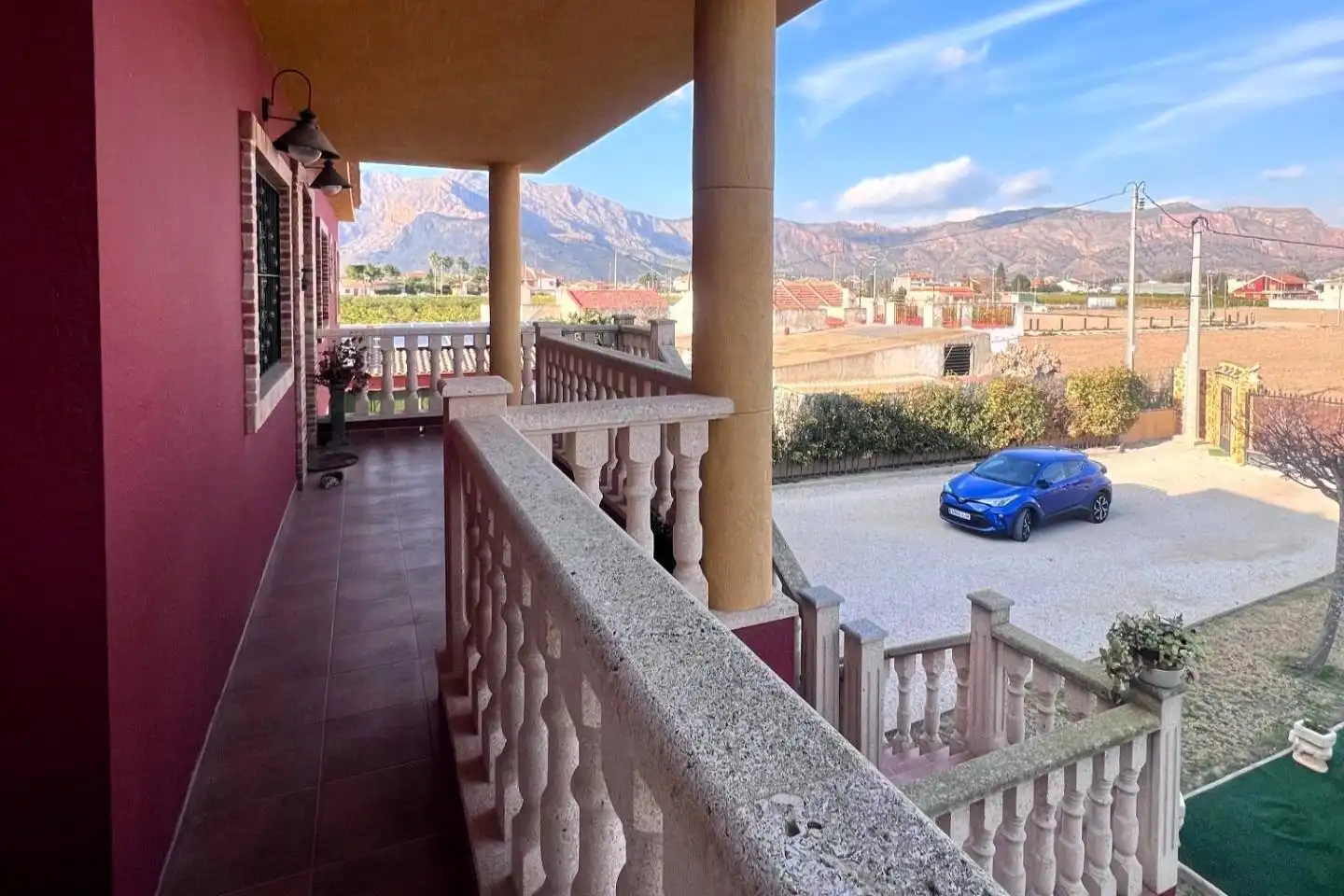 Vista exterior de Casa o xalet en venda en Orihuela amb Aire condicionat, Calefacció i Jardí privat