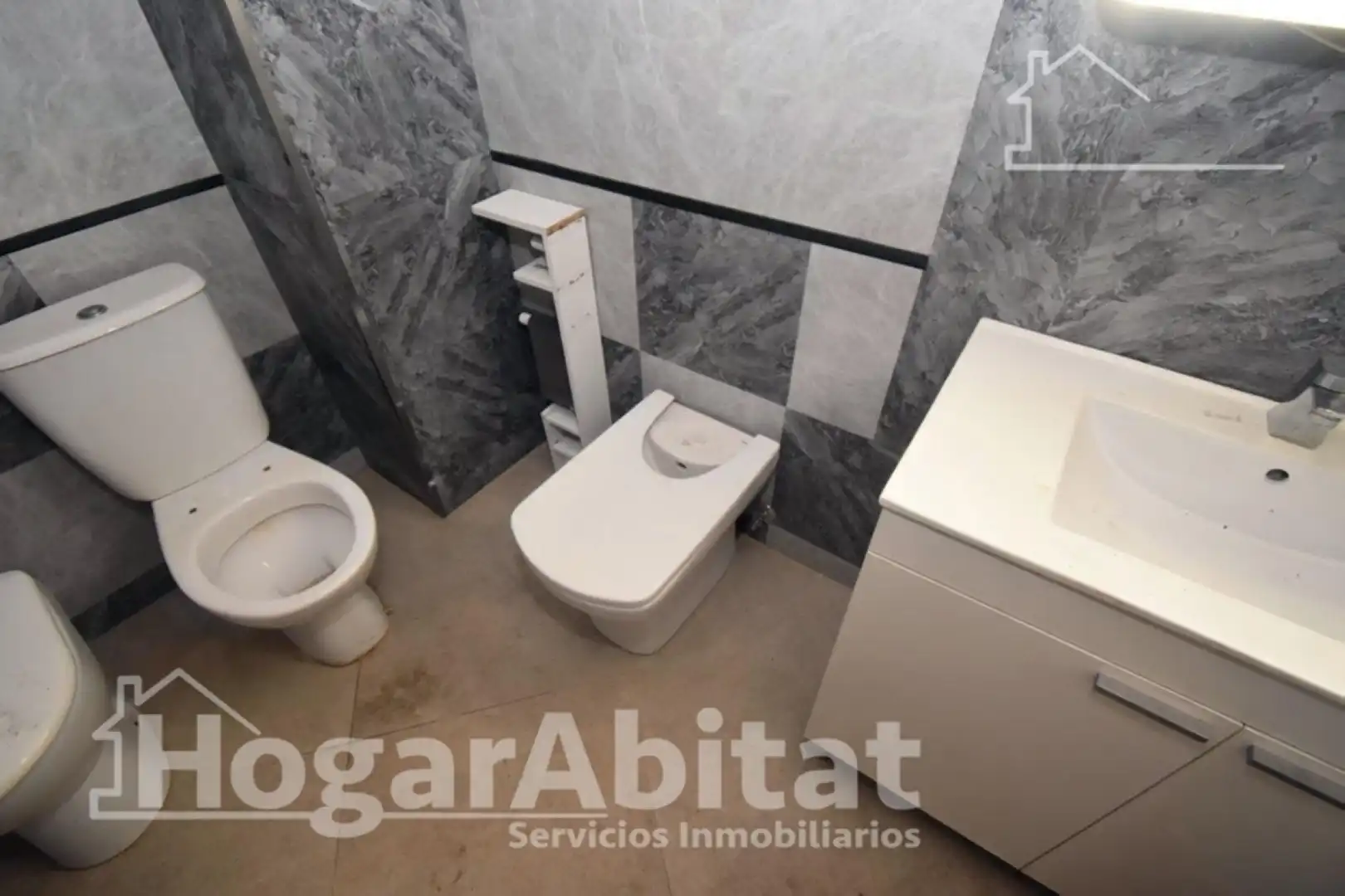 Baño de Piso en venta en Vila-real con Amueblado y Balcón