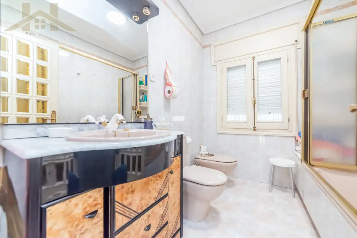 Bathroom of Country homes for sale in Ciempozuelos  with Private garden, Storage room and Swimming Pool