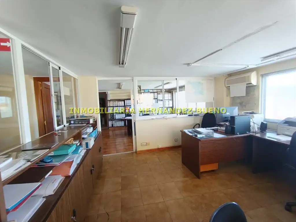 Büro zur Miete in Salamanca mit Klimaanlage, Heizung und Möbliert