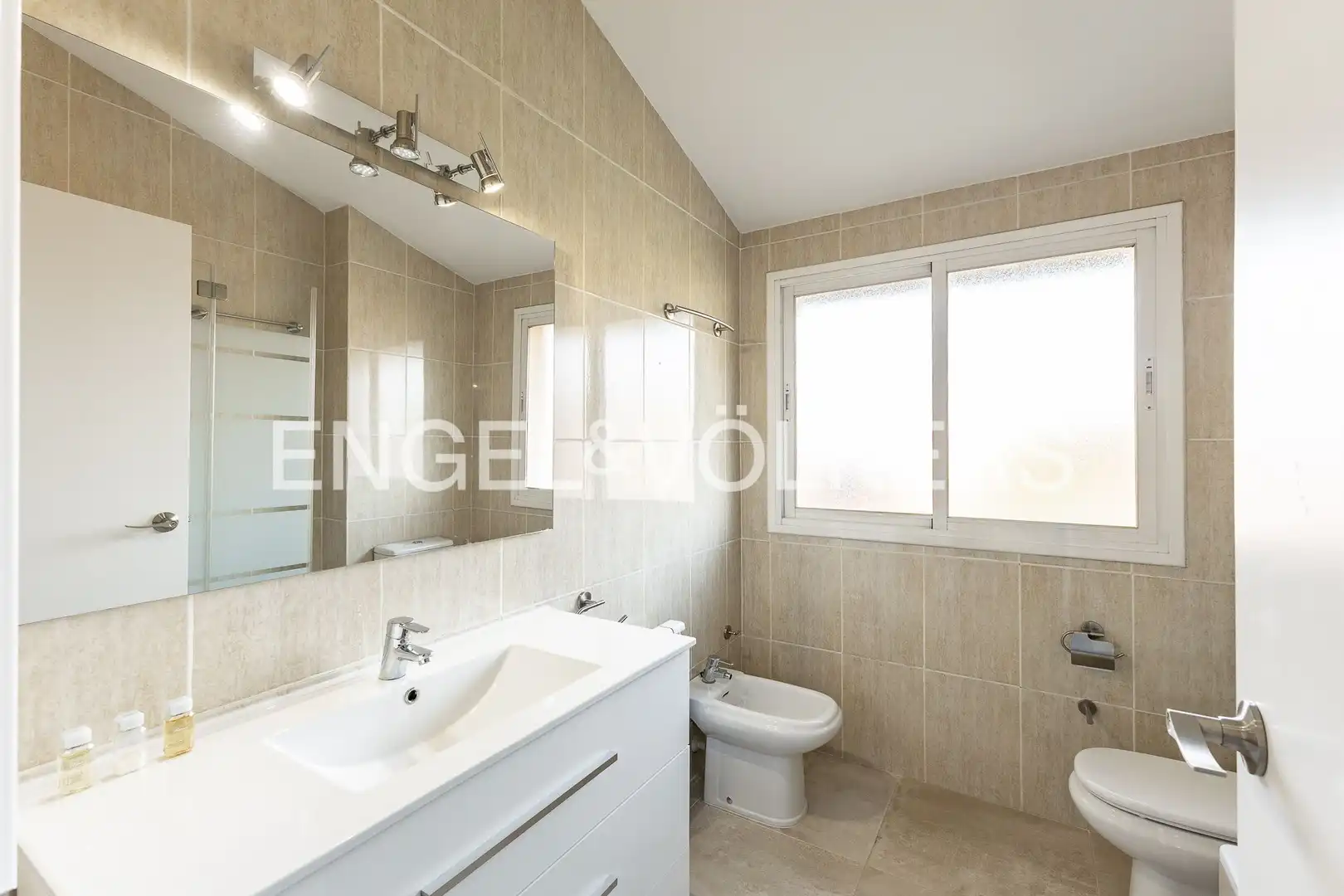 Bathroom of Houses for sale in Sant Cugat del Vallès  with Heating and Private garden