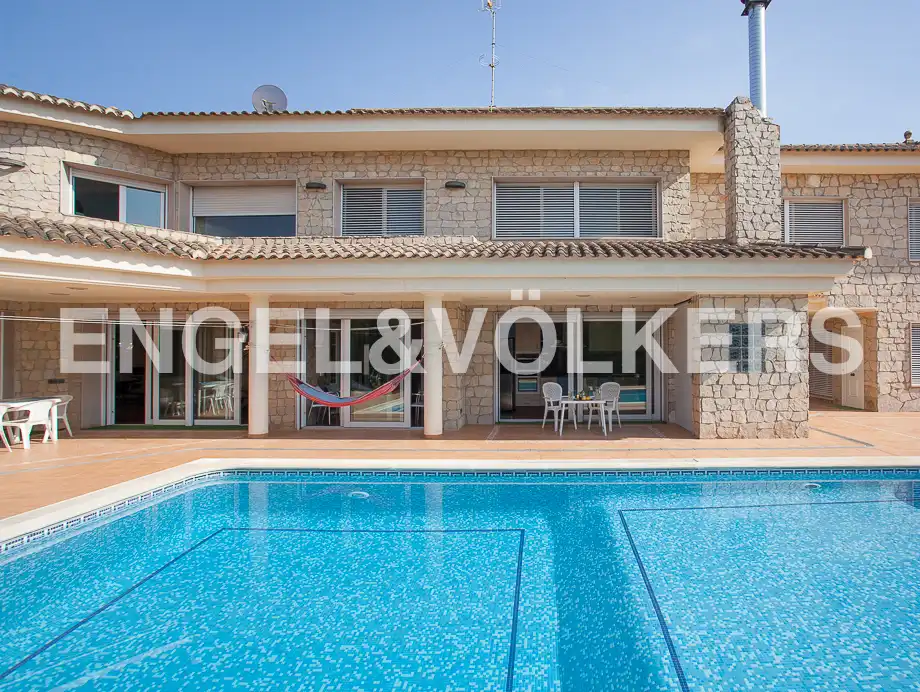 Piscina de Casa o chalet en venta en Serra con Calefacción, Jardín privado y Trastero