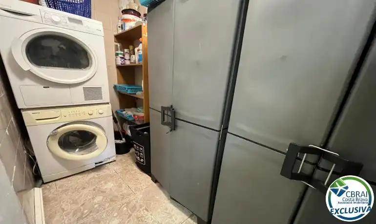 Kitchen of Flat for sale in Roses  with Heating, Terrace and Furnished